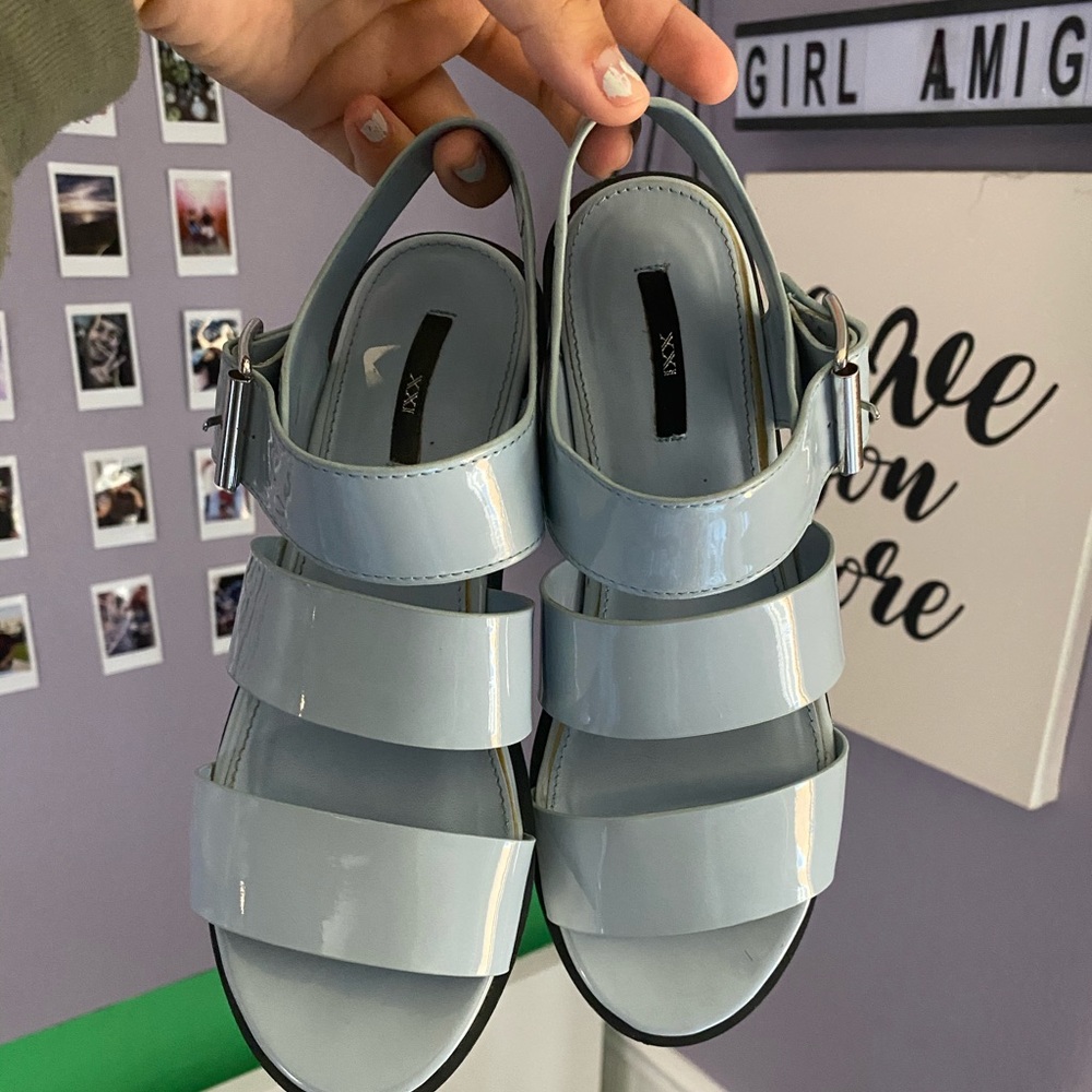 Platform sandals